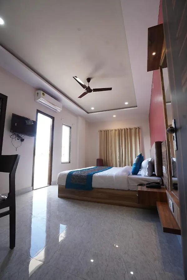 Hotel Paramount Udaipur