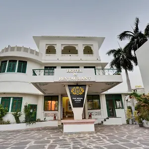 Treebo The Regal House, Near Fateh Sagar Hotel