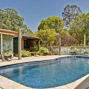 https://noosa-edge-nudist-retreat.queenslandhotels.net