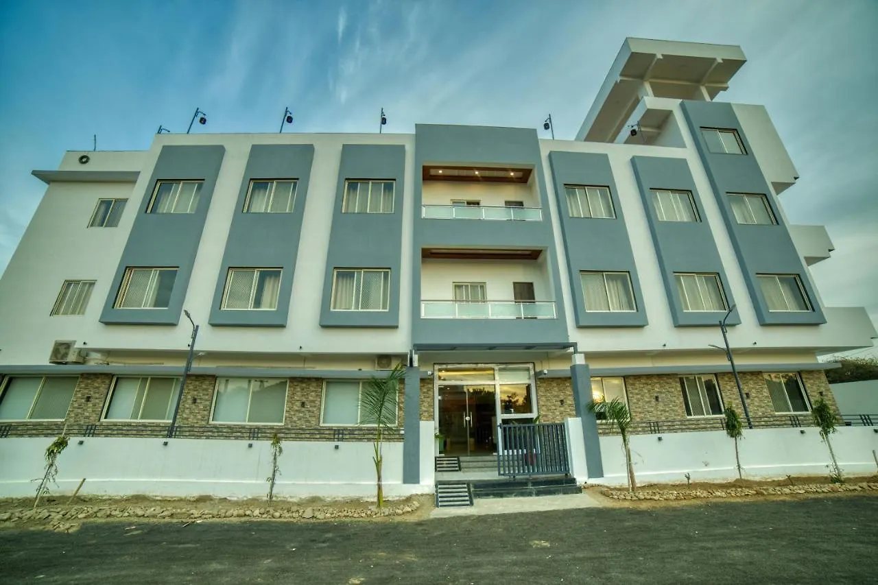 Hotel Paramount Udaipur 3*,