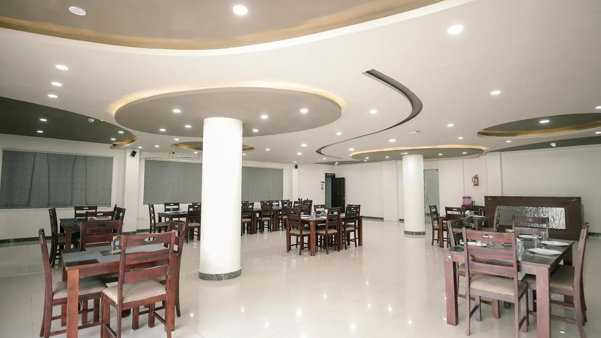 Hotel Paramount Udaipur 3*,  India