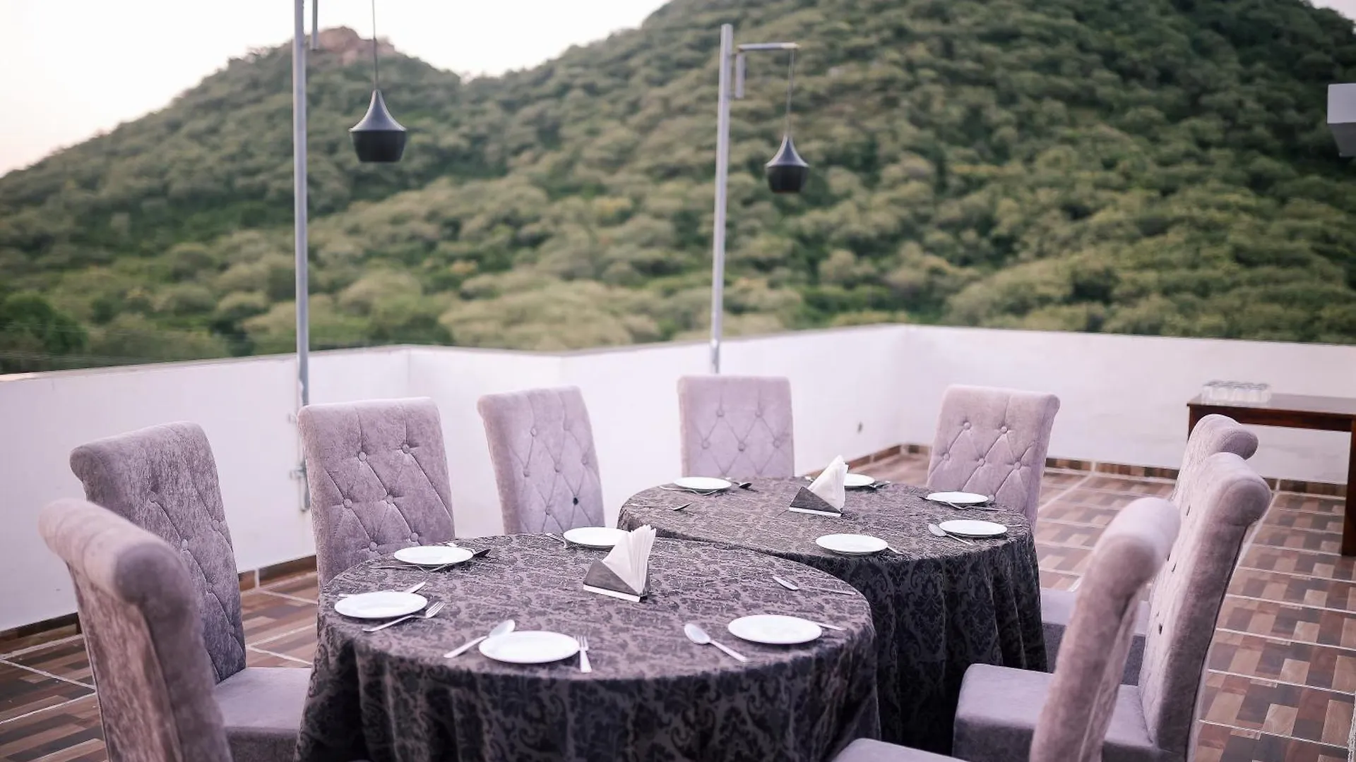 Hotel Paramount Udaipur