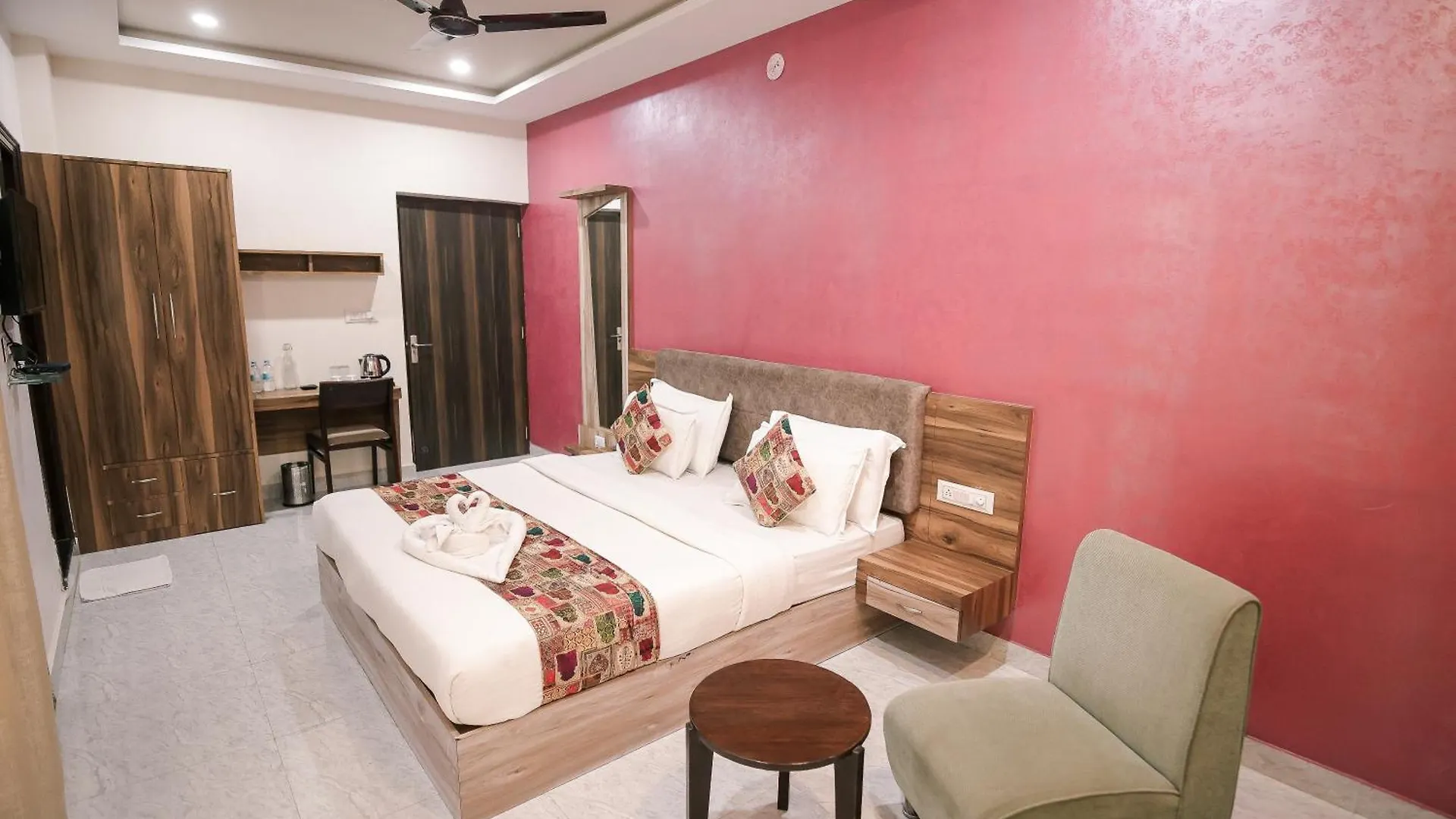 Hotel Paramount Udaipur